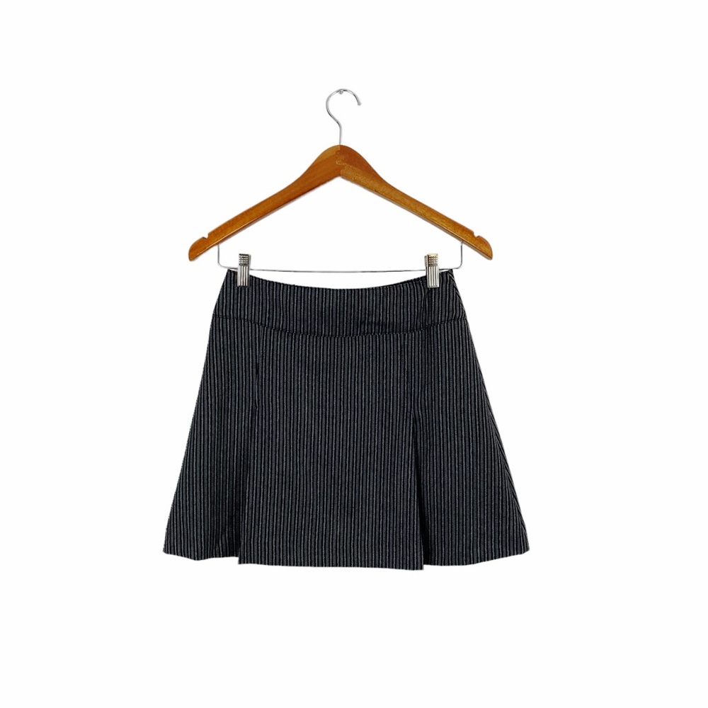 United Colors of Benetton Pleated Mini Skirt Grey Stripe Italy 40 - Picture 2 of 9